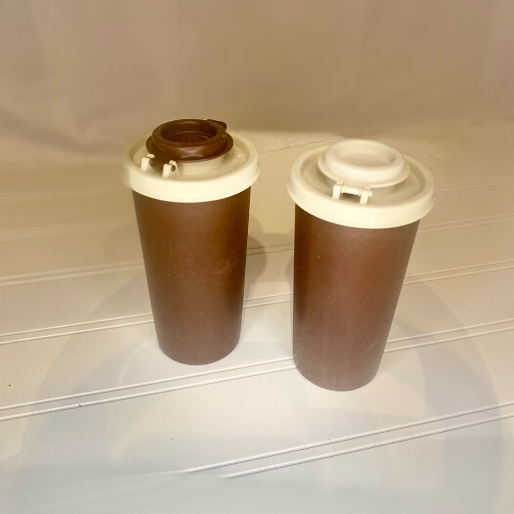 VNTG Tupperware Brown & Cream Salt&Pepper shakers